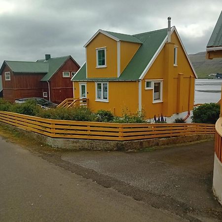 Det Lille Gule Hus Villa Trongisvágur Eksteriør bilde