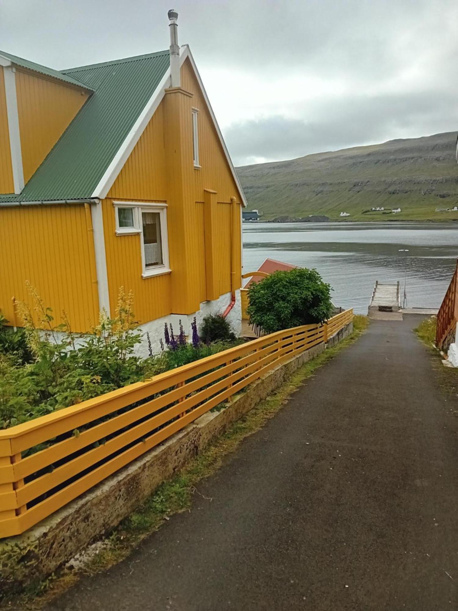 Det Lille Gule Hus Villa Trongisvágur Eksteriør bilde