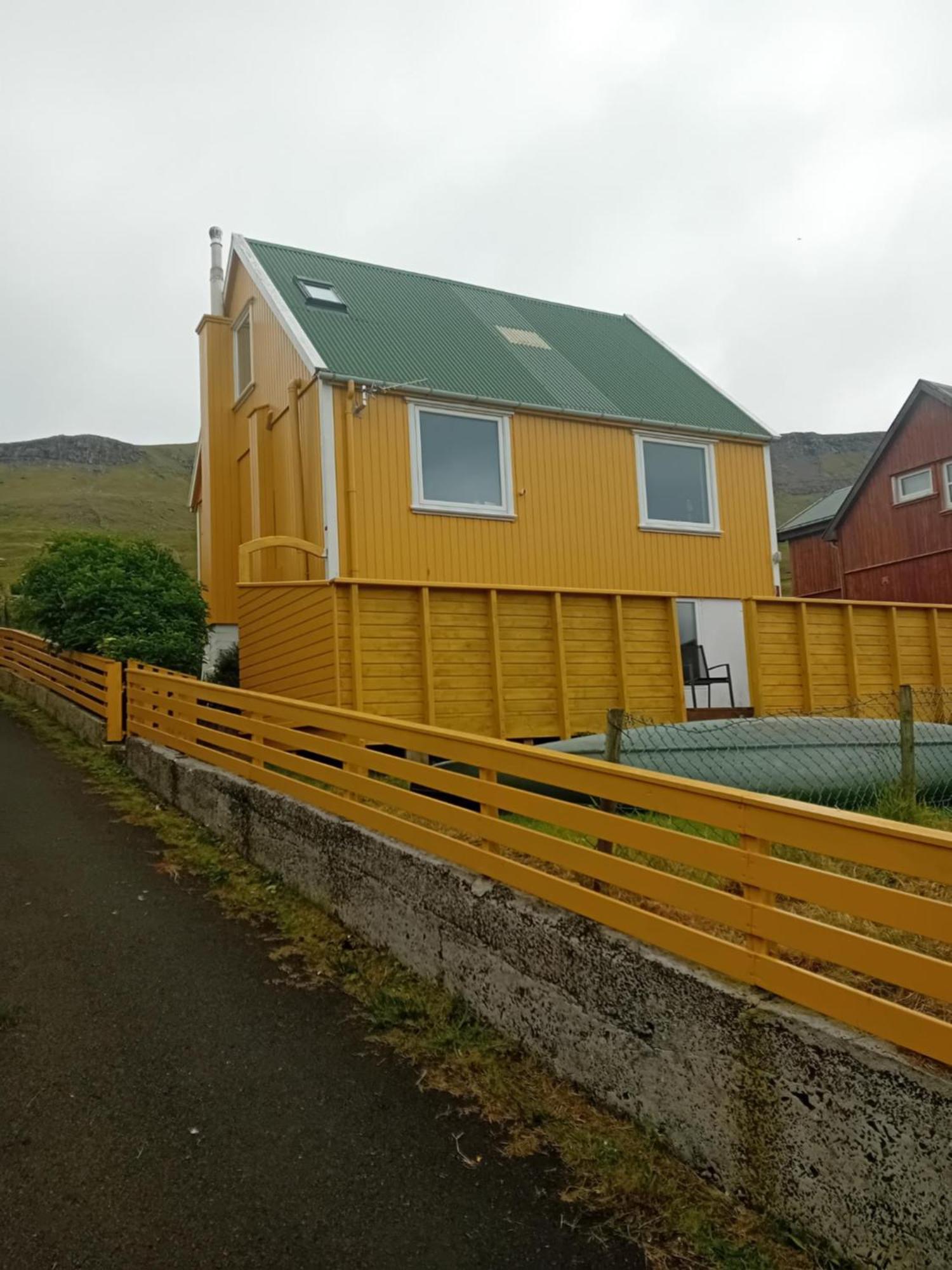 Det Lille Gule Hus Villa Trongisvágur Eksteriør bilde
