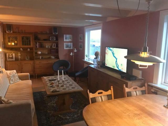 Det Lille Gule Hus Villa Trongisvágur Eksteriør bilde